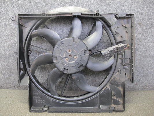 08-13 BMW E82 E88 135i Engine Radiator Cooling Fan w Housing Assy 7561712 OEM