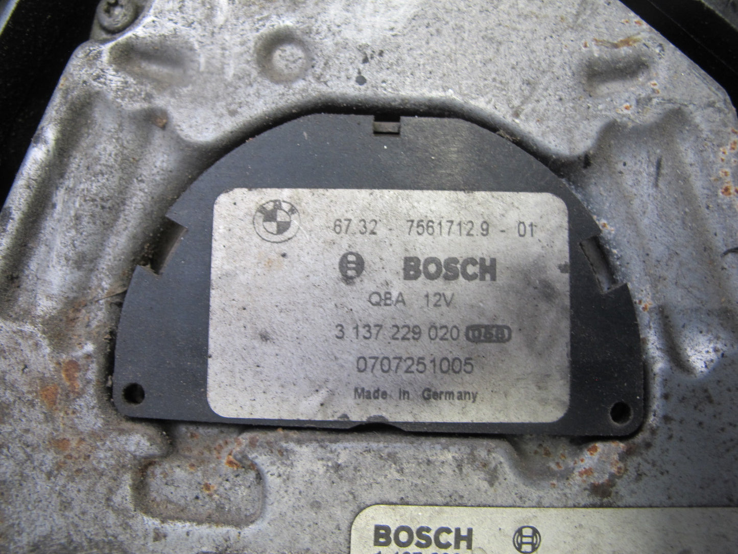 08-13 BMW E82 E88 135i Engine Radiator Cooling Fan w Housing Assy 7561712 OEM