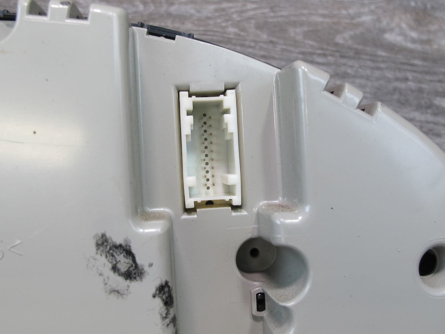 01-06 BMW E46 330ci Convertible A/T Speedometer Instrument Cluster 6915270 OEM