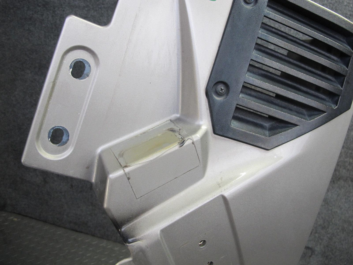 2003-2009 Hummer H2 Front Left Driver Side Fender Shell Cover Panel 15062999