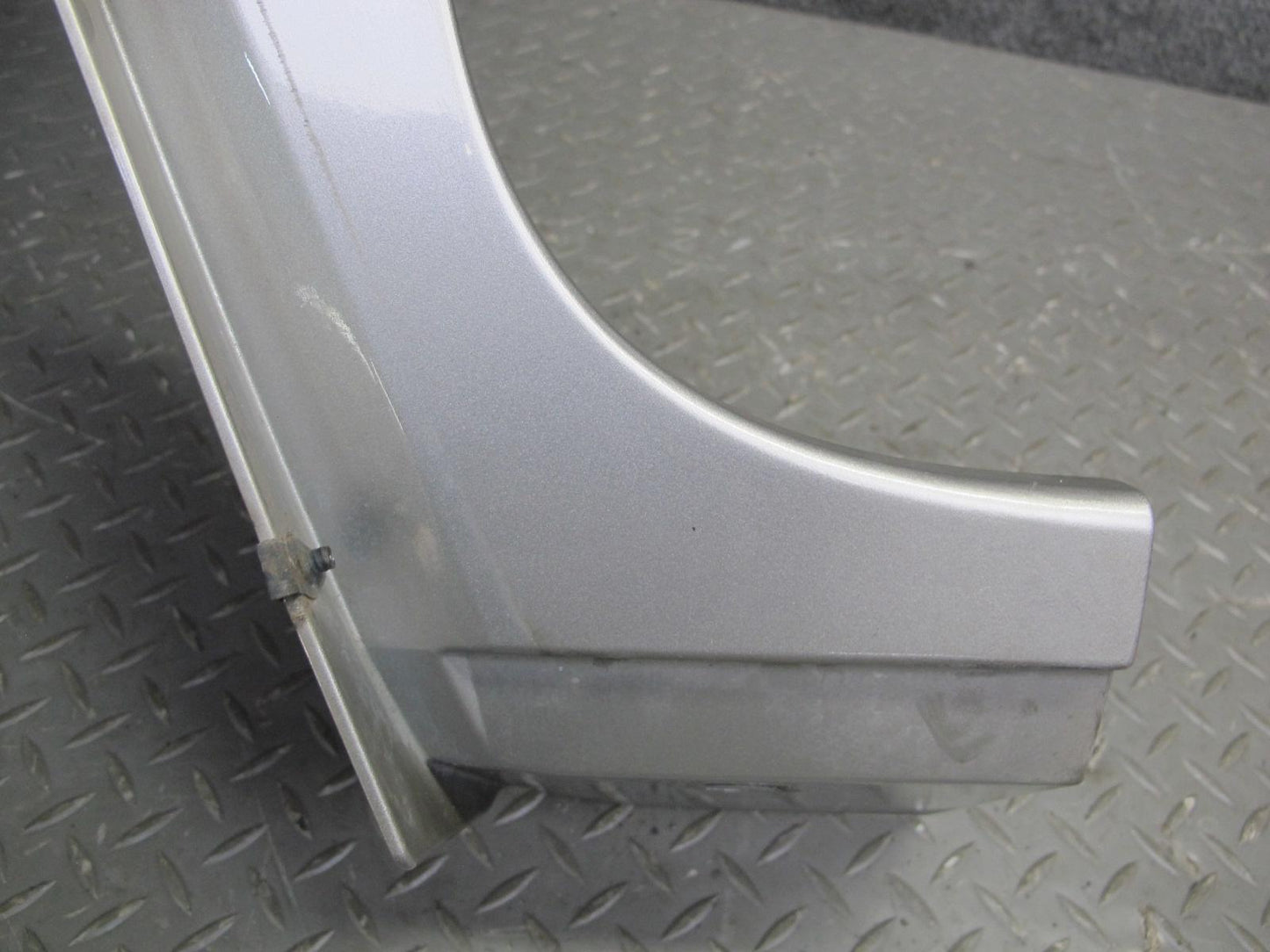 2003-2009 Hummer H2 Front Left Driver Side Fender Shell Cover Panel 15062999