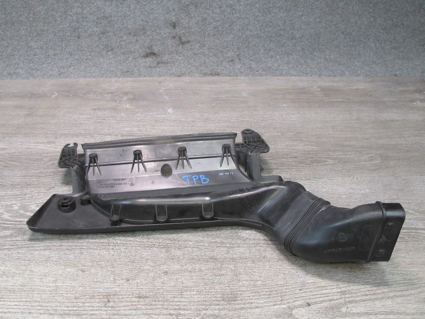 01-06 BMW E46 330ci M54 M56 Air Intake Inlet Manifold Duct Pipe 7501988 OEM