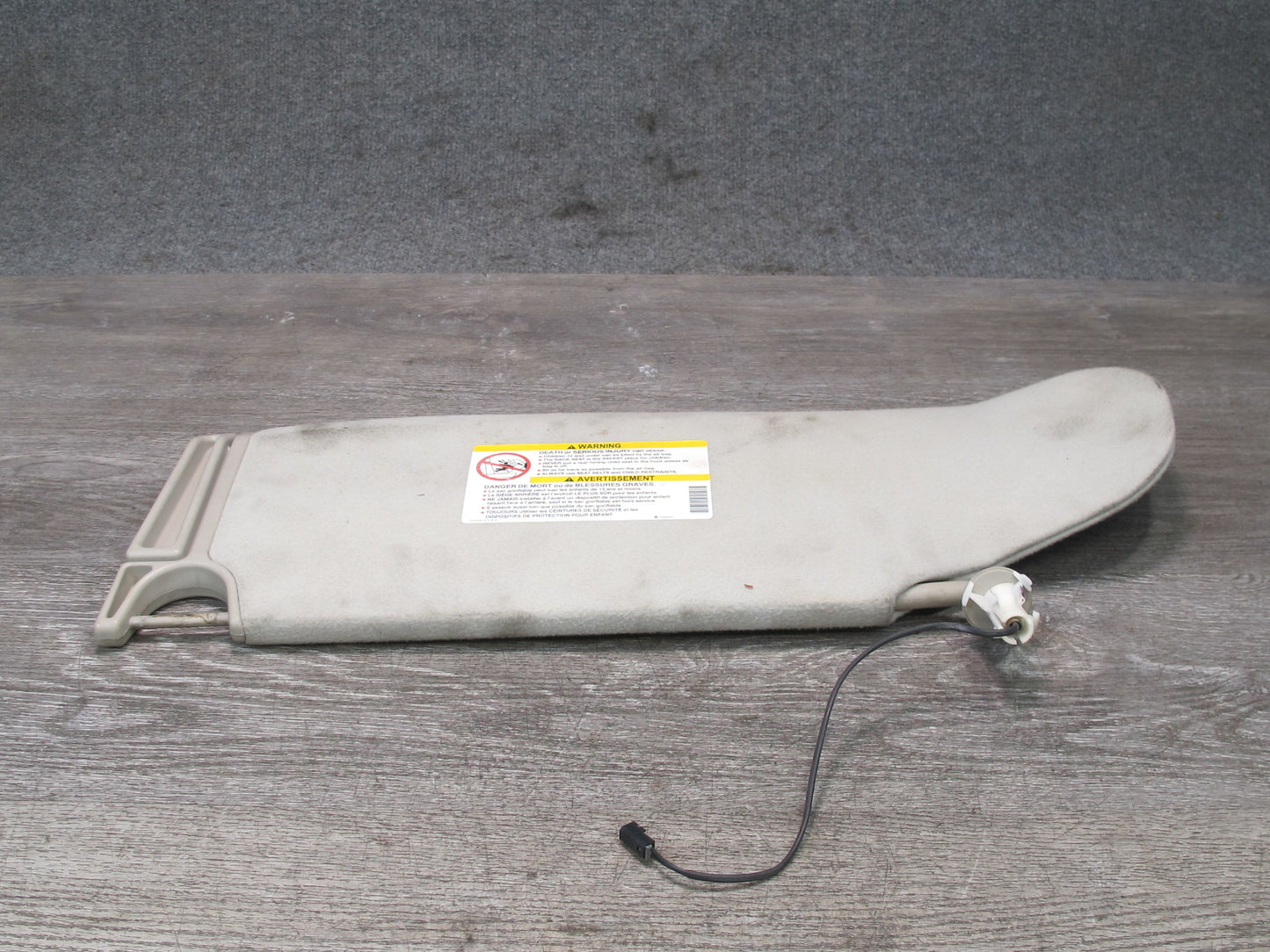 2003 -2007 Hummer H2 Front Right Pass Side Sun Visor Shade W/ Mirror