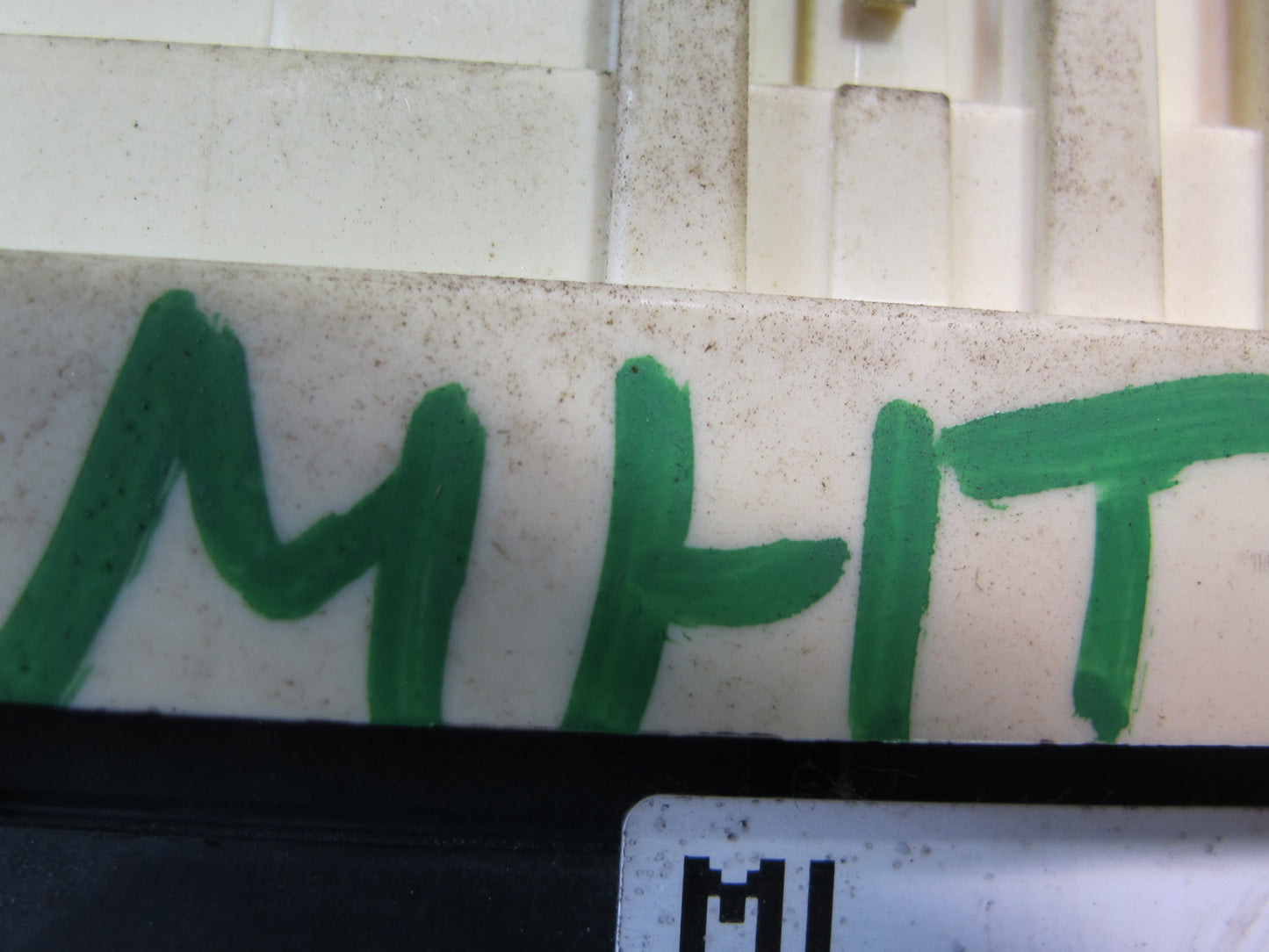 2003-2007 Hummer H2 Dash Board Relay Fuse Junction Box 15190658