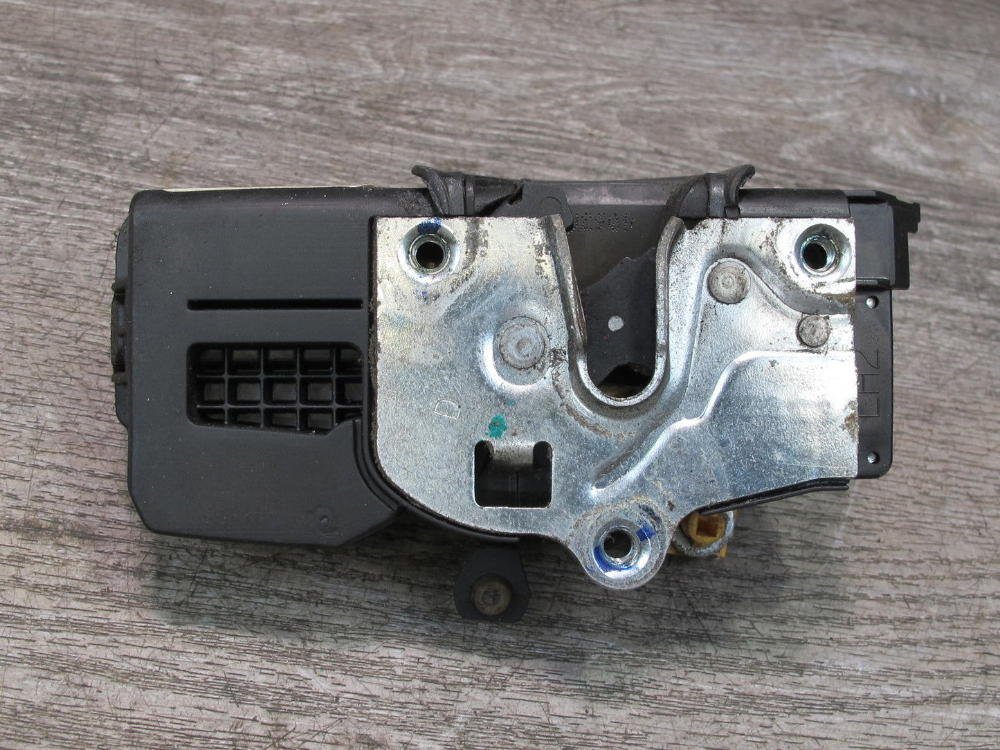 2003-2007 Hummer H2 Front Left Driver Side Door Lock Latch Actuator