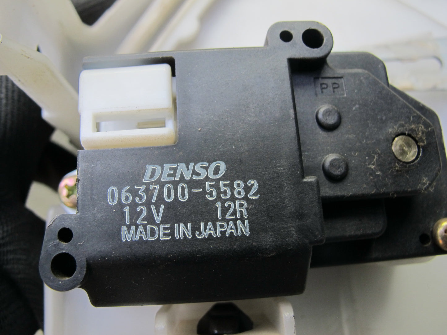 95-97 Toyota Celsior UCF20 RHD A/C Heater Blower Motor w Housing Assembly OEM