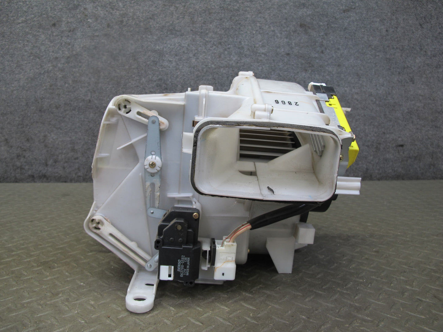 95-97 Toyota Celsior UCF20 RHD A/C Heater Blower Motor w Housing Assembly OEM