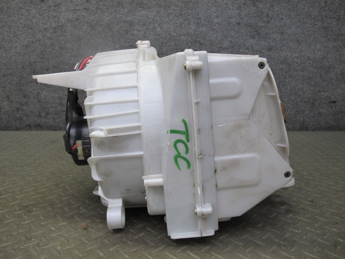 95-97 Toyota Celsior UCF20 RHD A/C Heater Blower Motor w Housing Assembly OEM