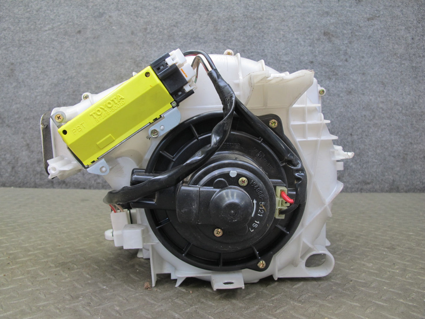 95-97 Toyota Celsior UCF20 RHD A/C Heater Blower Motor w Housing Assembly OEM