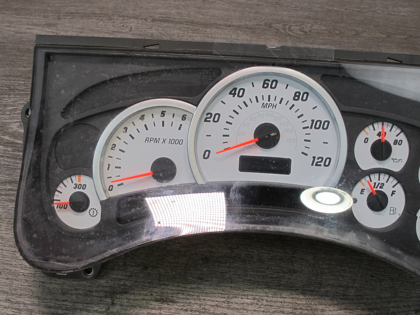 2004 Hummer H2 Dash Speedometer Instrument Gauge Cluster 15114639