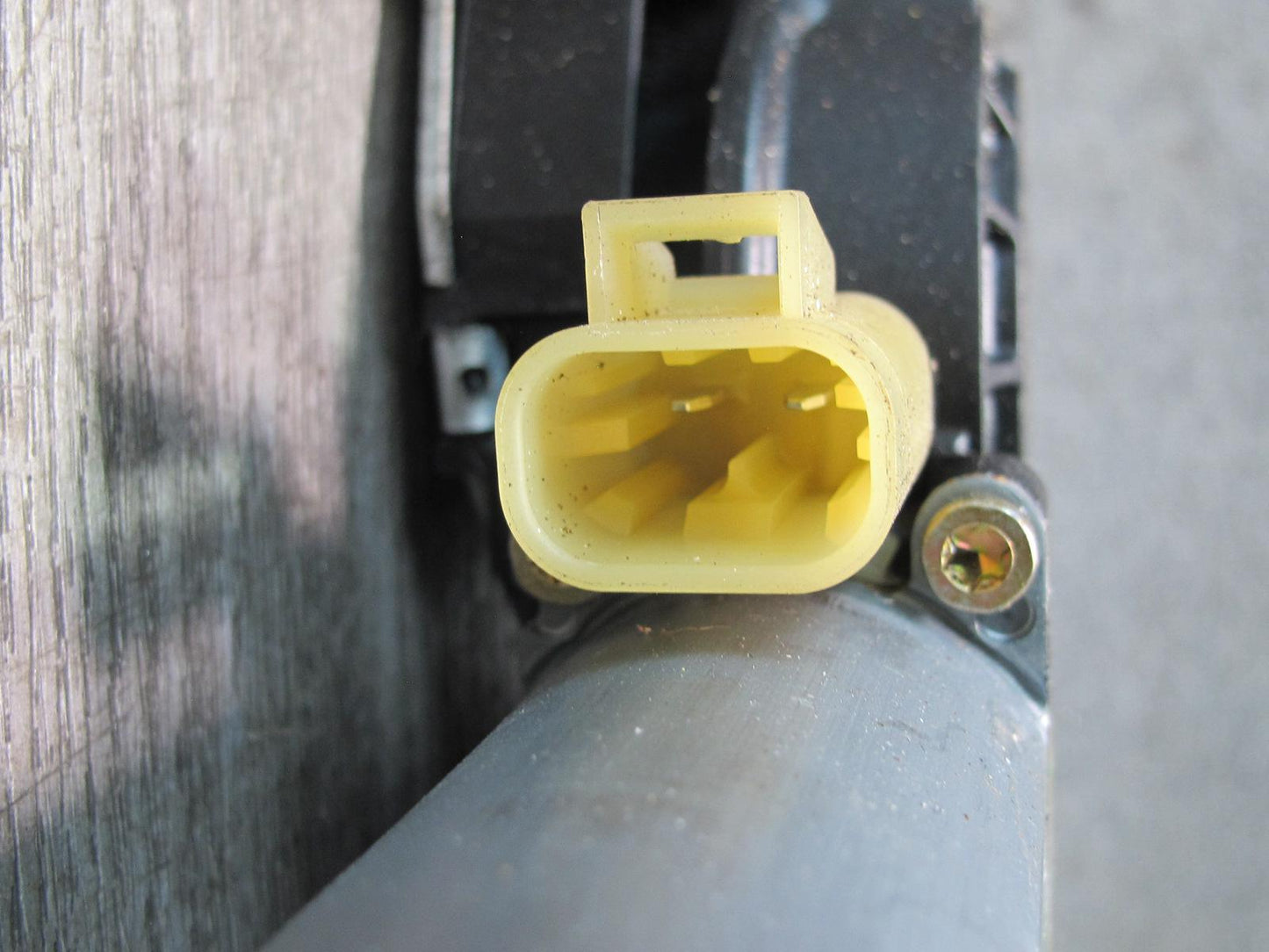 2003-2009 Hummer H2 Front Left Side Door Window Regulator W/ Motor