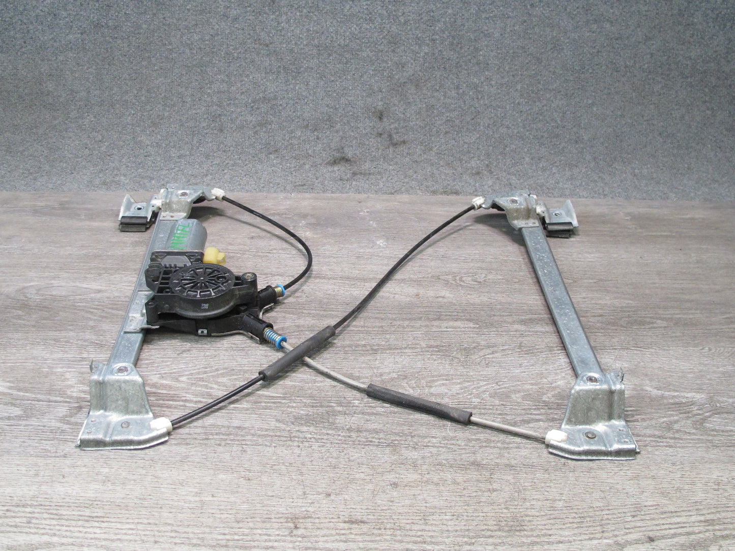 2003-2009 Hummer H2 Front Left Side Door Window Regulator W/ Motor