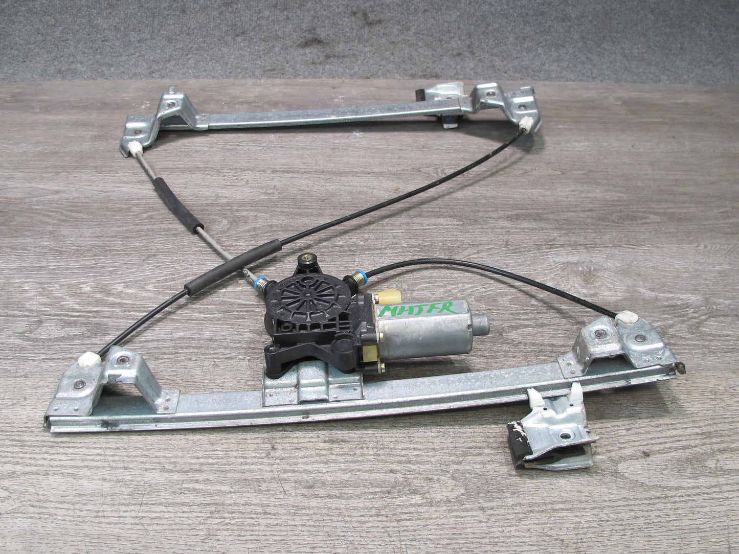 2003-2009 Hummer H2 Front Right Side Door Window Regulator W/ Motor