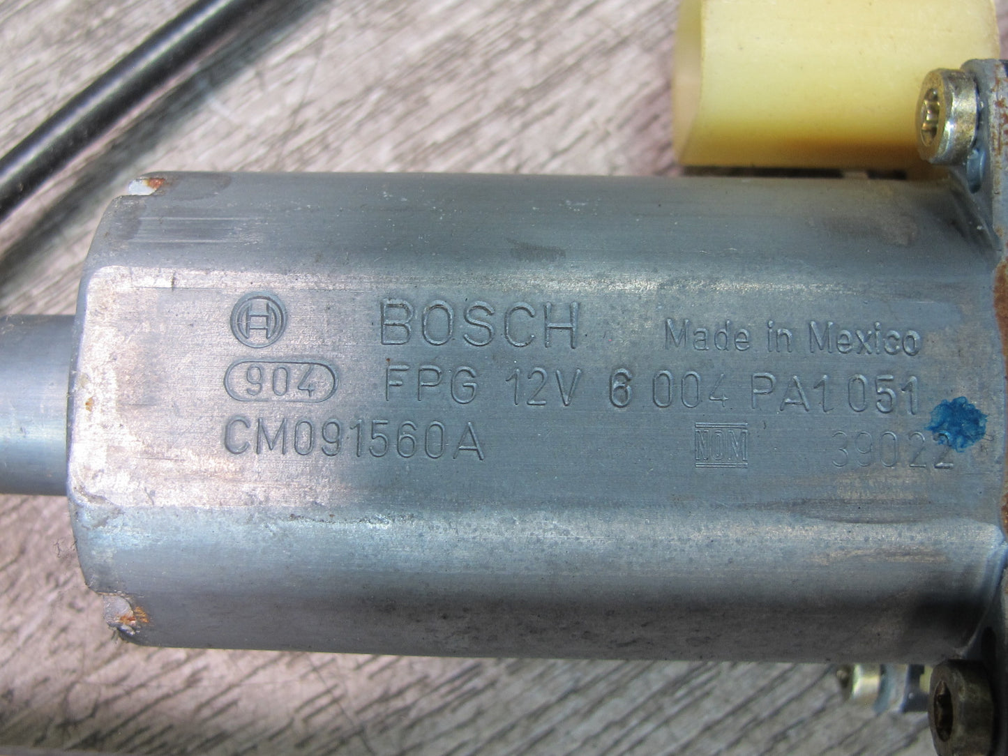 2003-2009 Hummer H2 Front Right Side Door Window Regulator W/ Motor