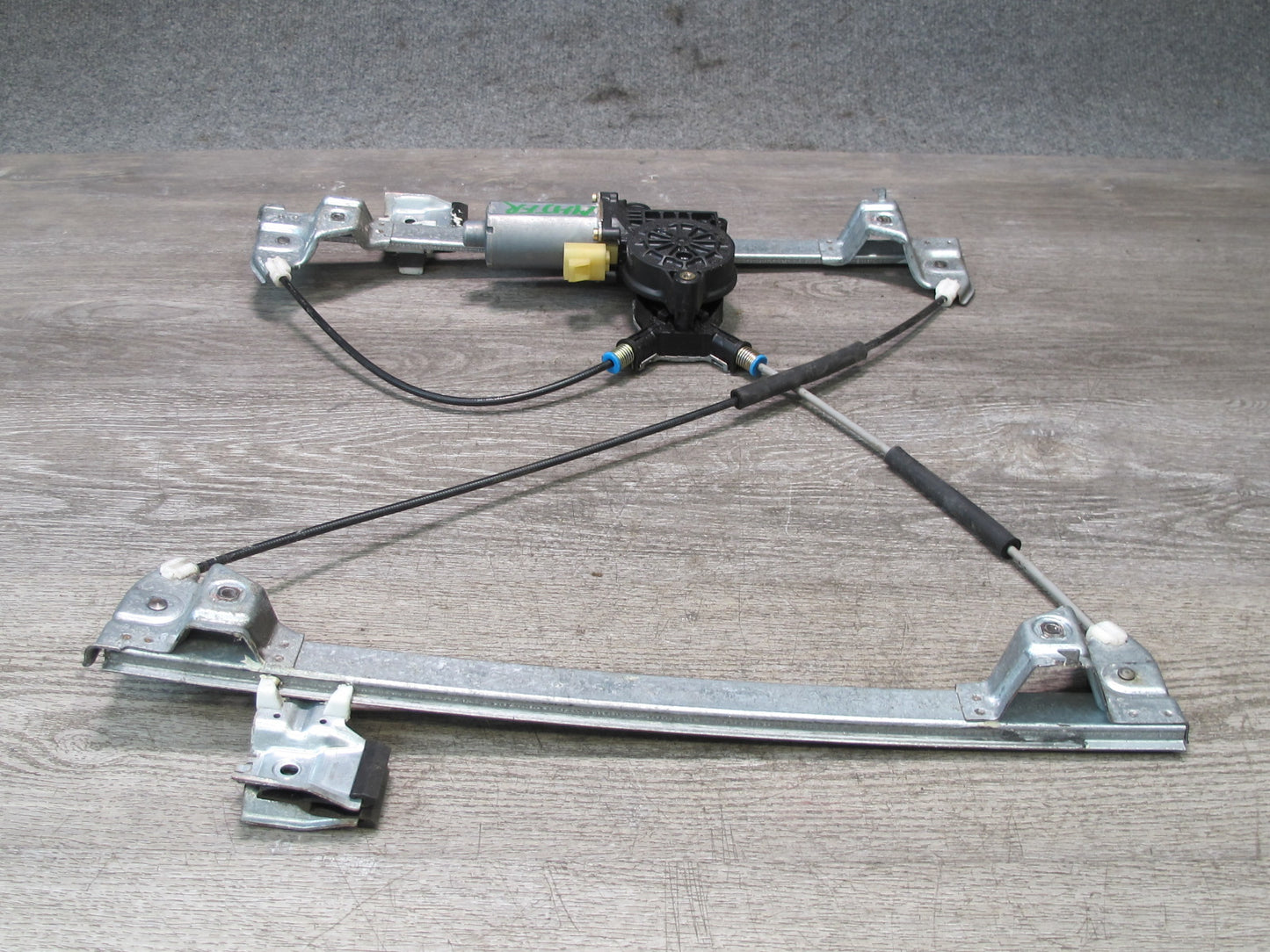 2003-2009 Hummer H2 Front Right Side Door Window Regulator W/ Motor