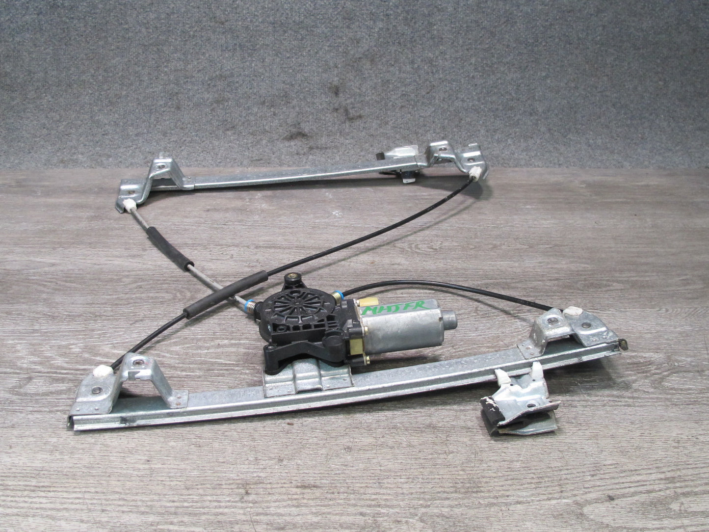 2003-2009 Hummer H2 Front Right Side Door Window Regulator W/ Motor