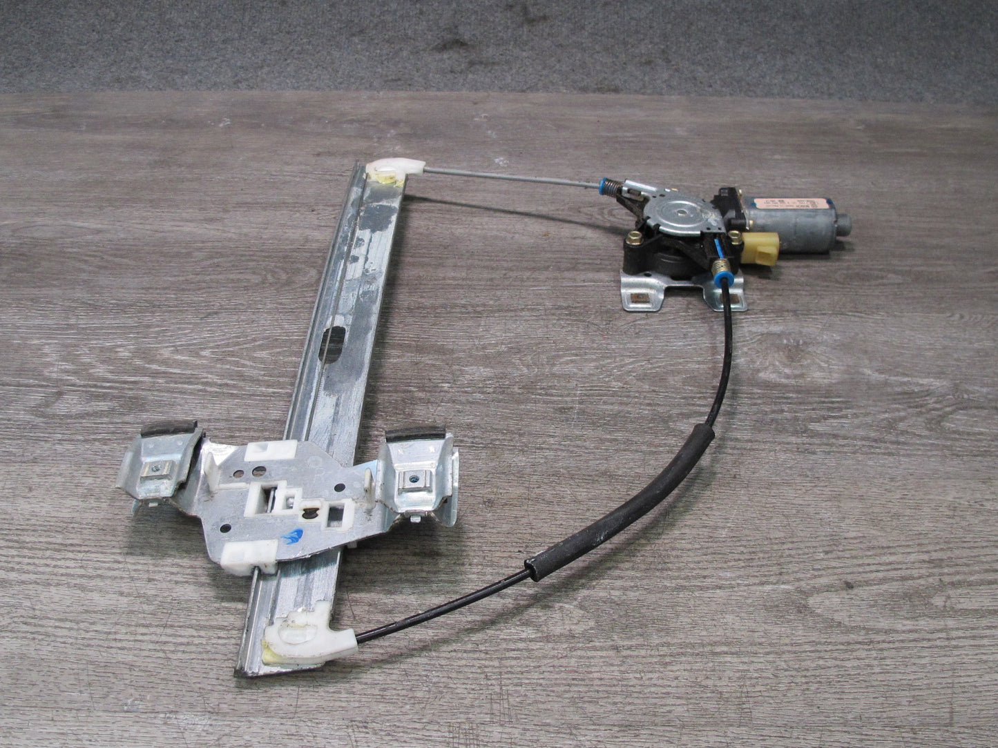 2003-2009 Hummer H2 Rear Right Side Door Window Regulator W/ Motor