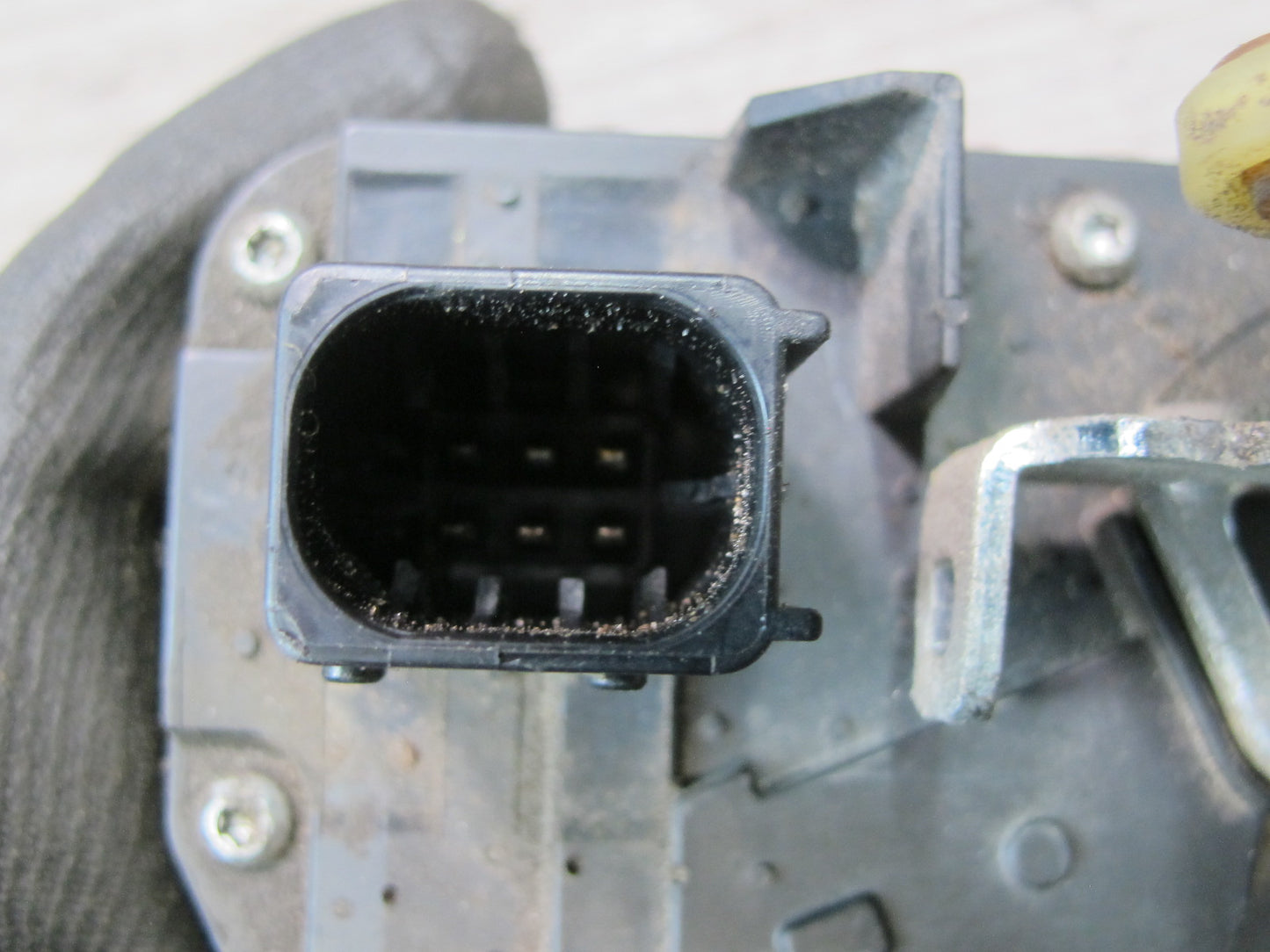 2003-2007 Hummer H2 Rear Right Passenger Side Door Lock Latch Actuator