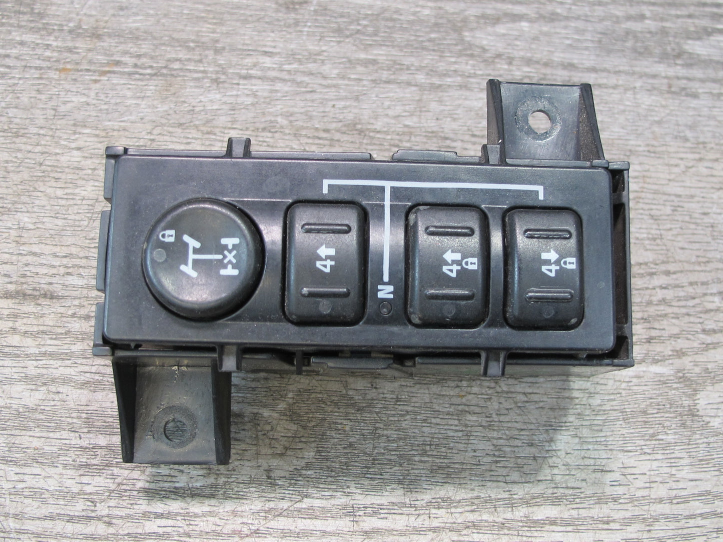 2003-2007 Hummer H2 Dash Transfer Case Select Control Switch W/bracket 15192439