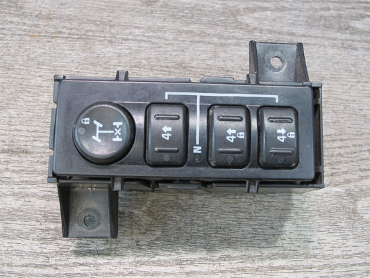 2003-2007 Hummer H2 Dash Transfer Case Select Control Switch W/bracket 15192439