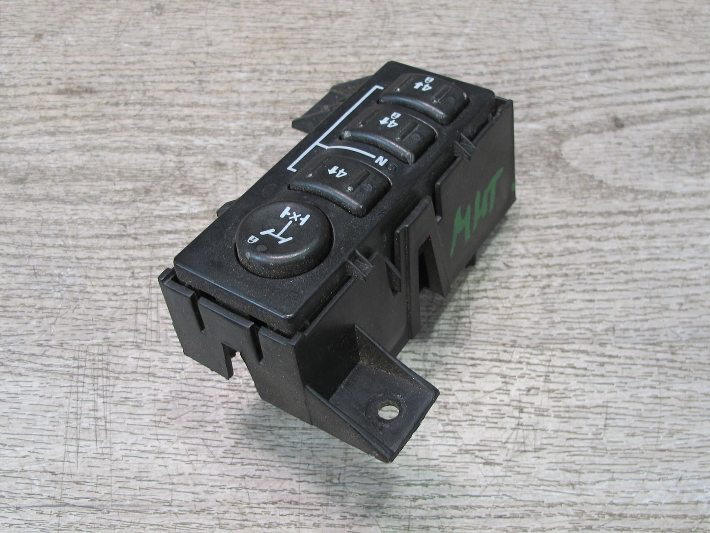 2003-2007 Hummer H2 Dash Transfer Case Select Control Switch W/bracket 15192439