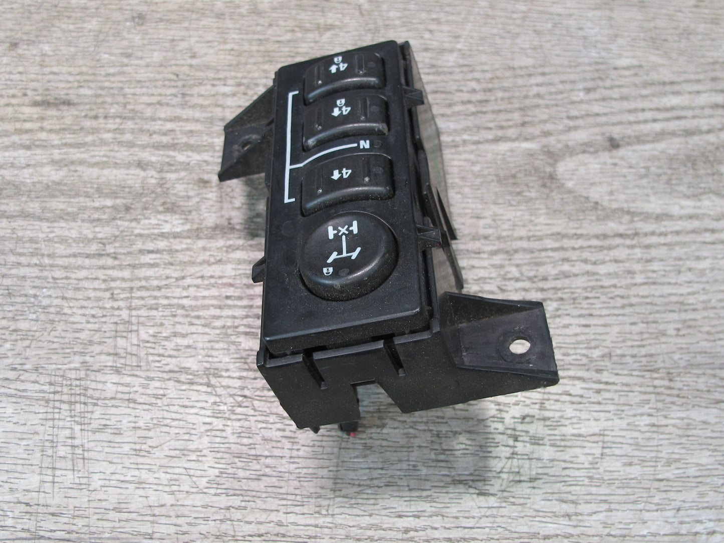 2003-2007 Hummer H2 Dash Transfer Case Select Control Switch W/bracket 15192439