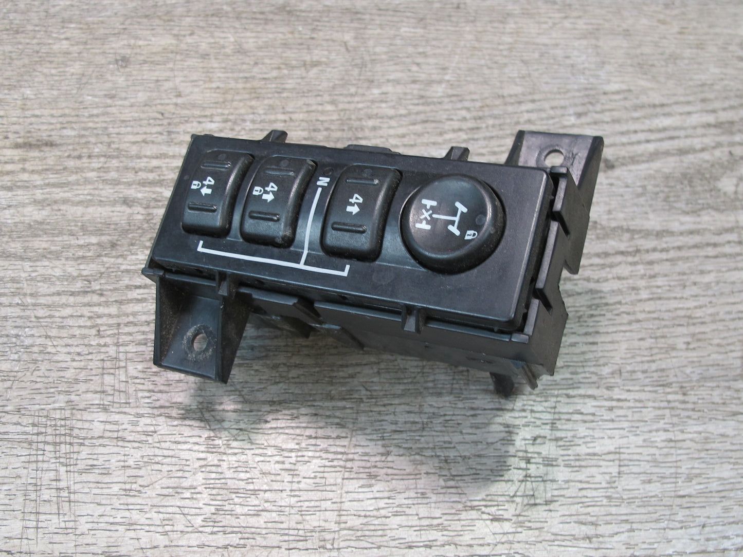 2003-2007 Hummer H2 Dash Transfer Case Select Control Switch W/bracket 15192439