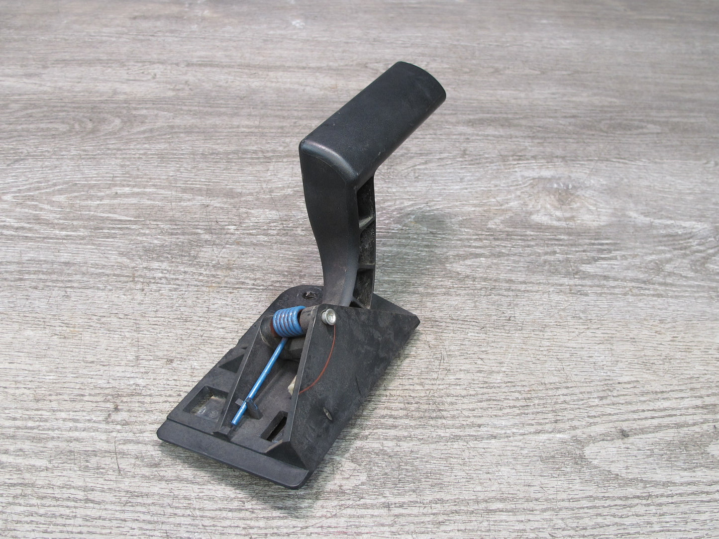 2003-2007 Hummer H2 Front Left Driver Side Door Interior Handle