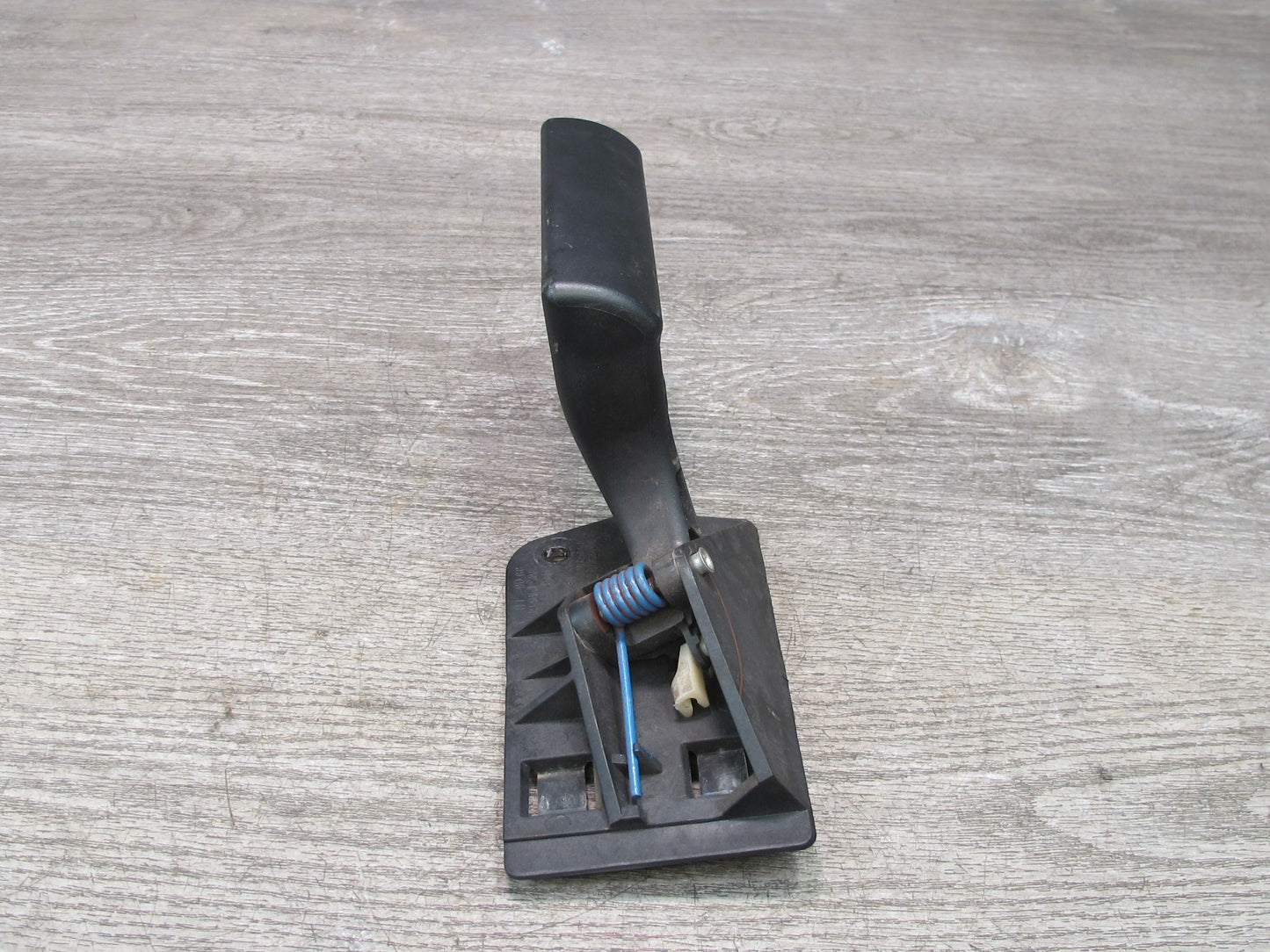 2003-2007 Hummer H2 Front Left Driver Side Door Interior Handle