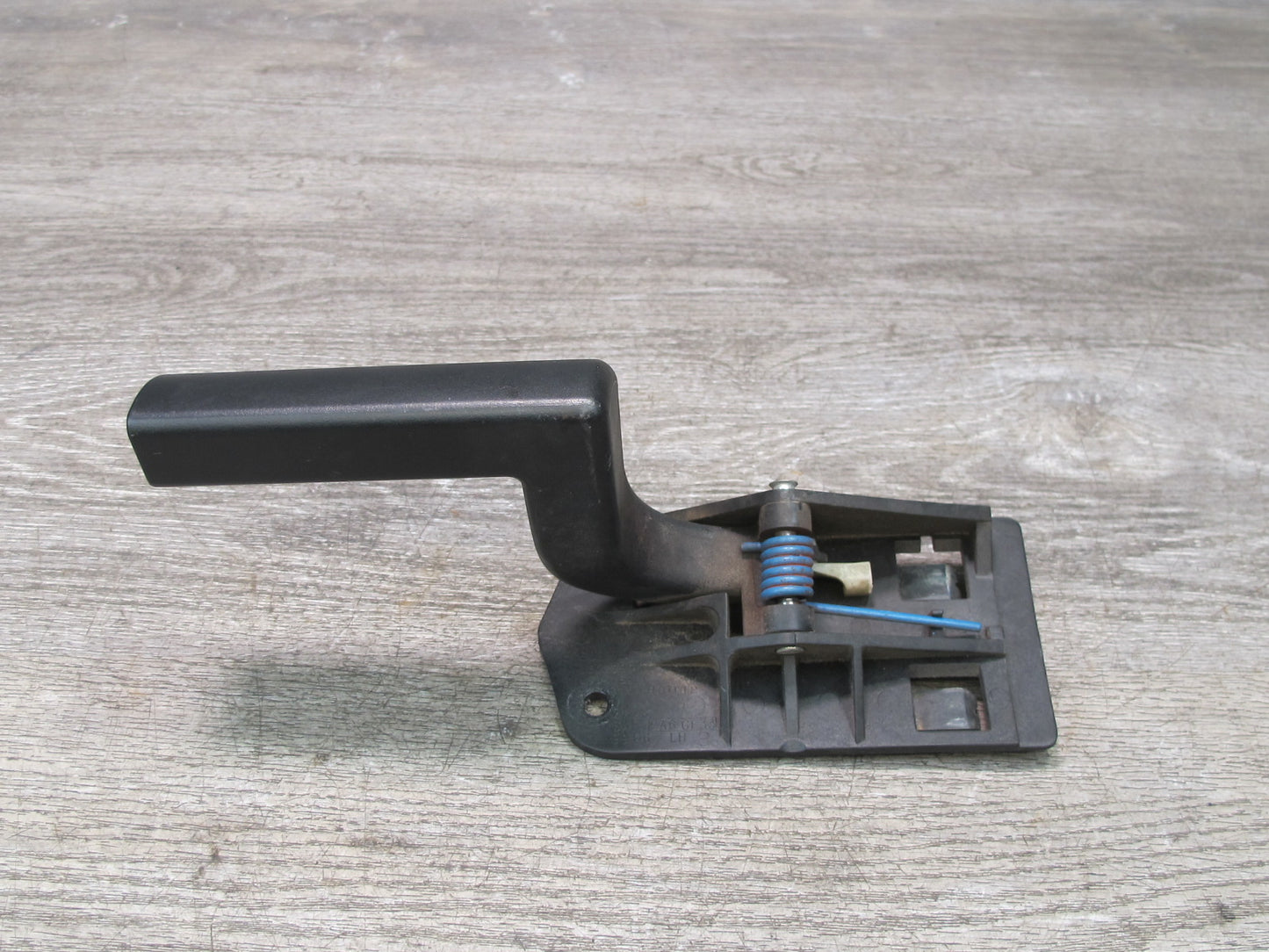 2003-2007 Hummer H2 Front Left Driver Side Door Interior Handle