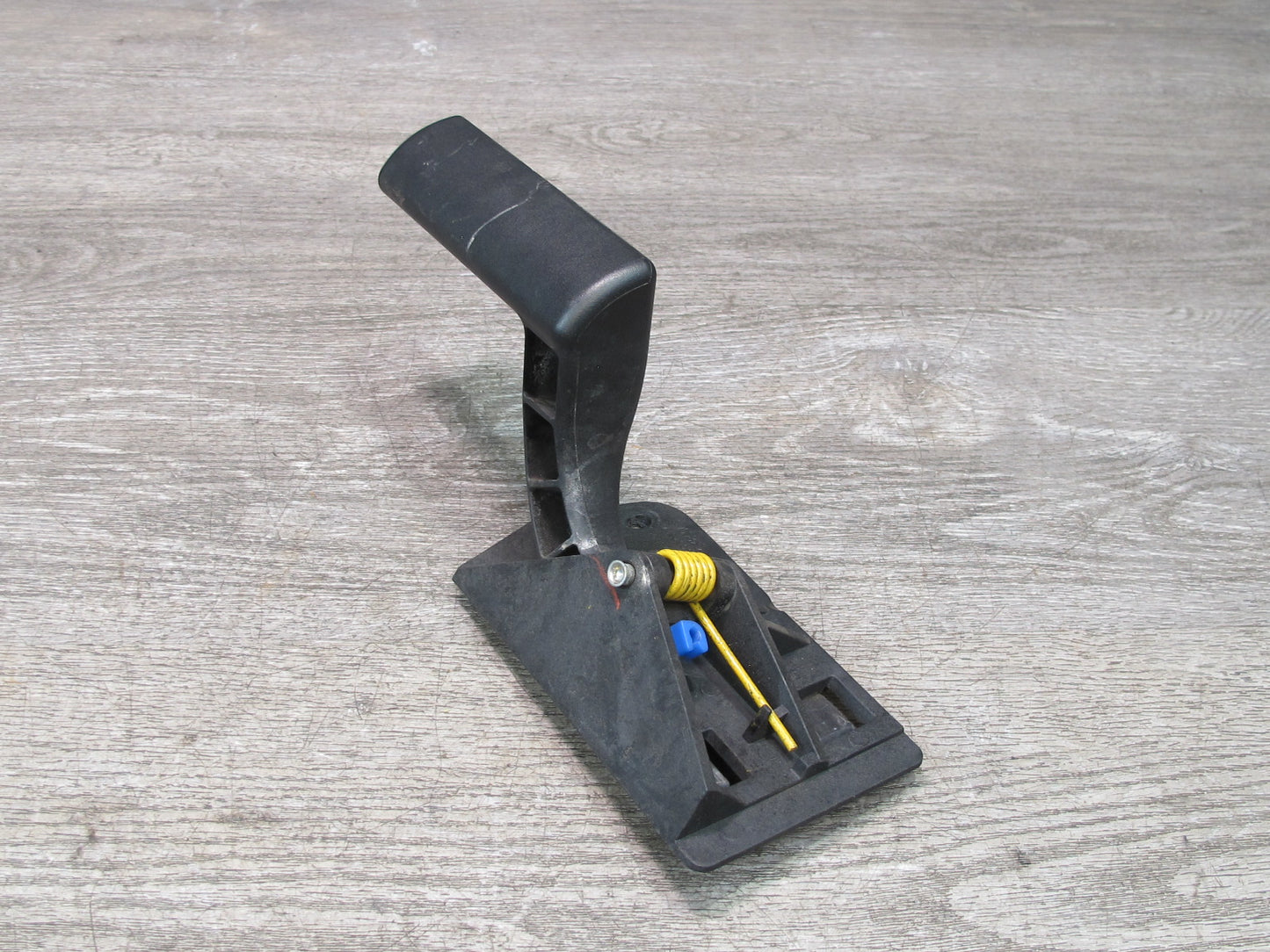 2003-2007 Hummer H2 Rear Right Passenger Side Door Interior Handle