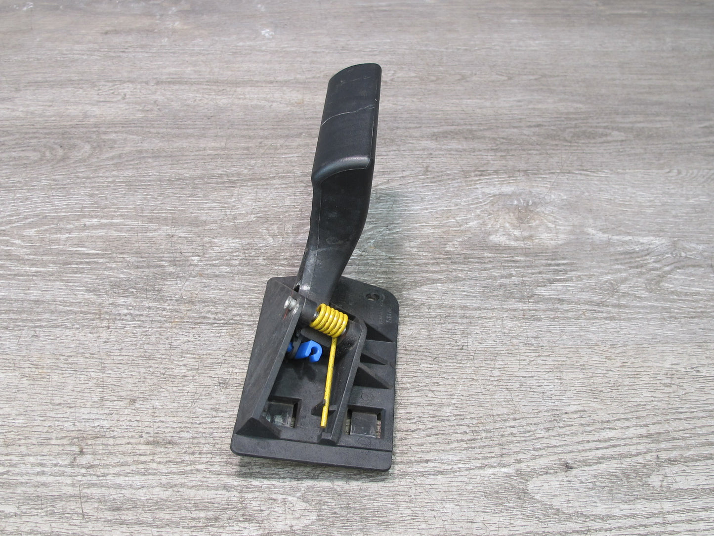 2003-2007 Hummer H2 Rear Right Passenger Side Door Interior Handle