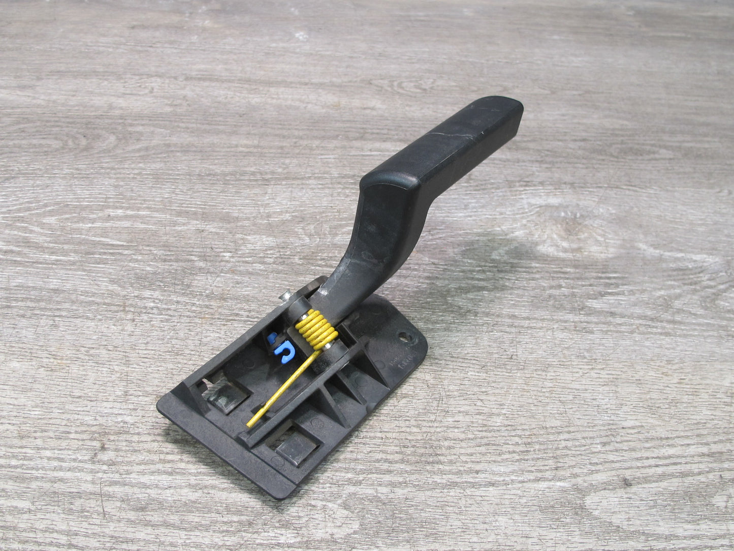 2003-2007 Hummer H2 Rear Right Passenger Side Door Interior Handle