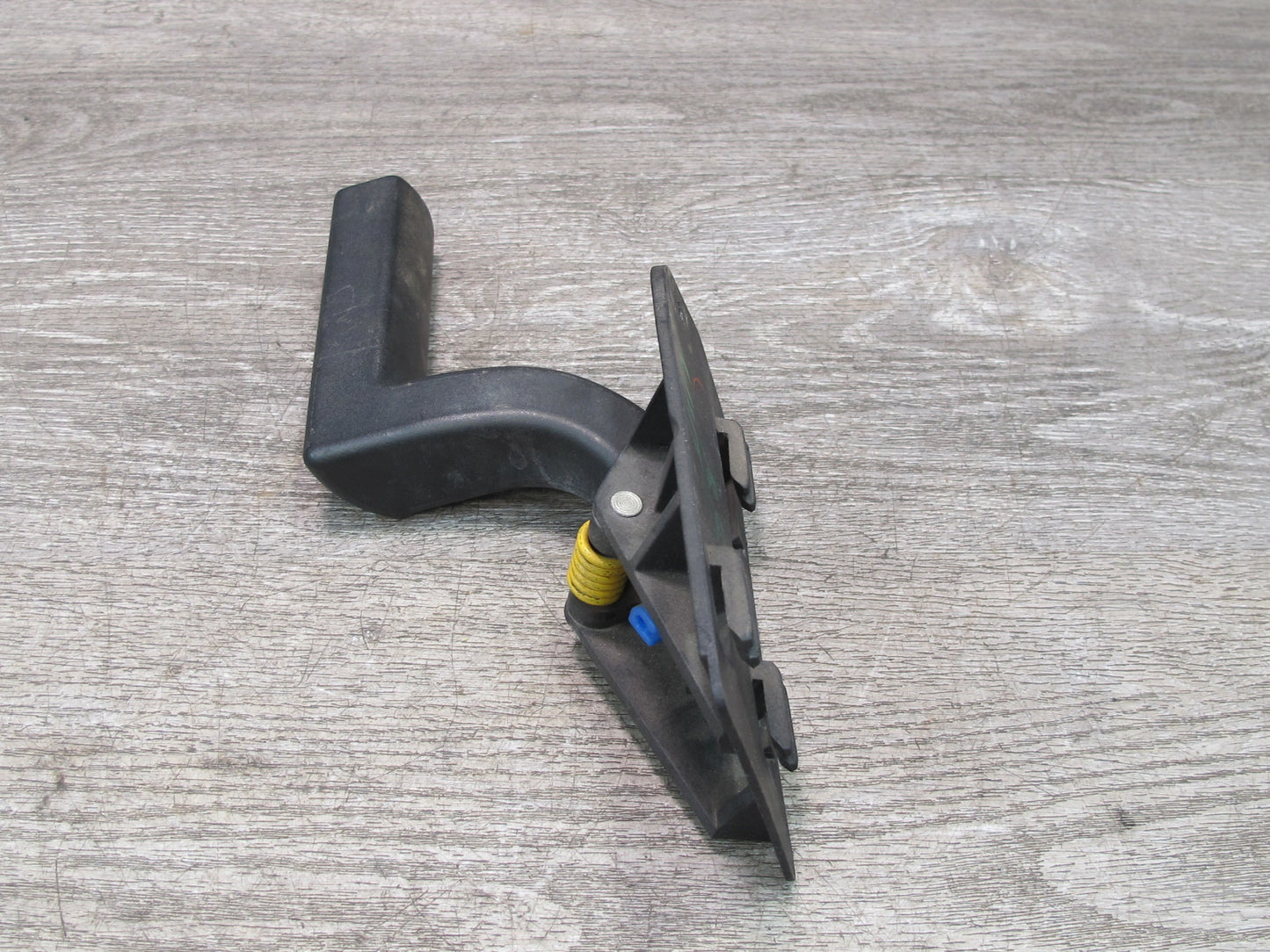 2003-2007 Hummer H2 Rear Right Passenger Side Door Interior Handle