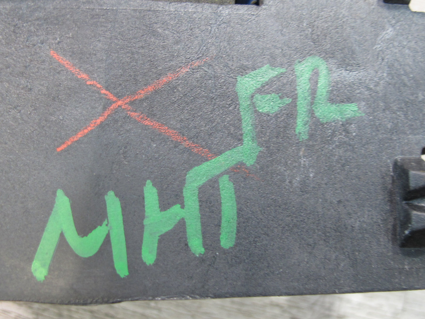 2003-2007 Hummer H2 Front Right Passenger Side Door Interior Handle