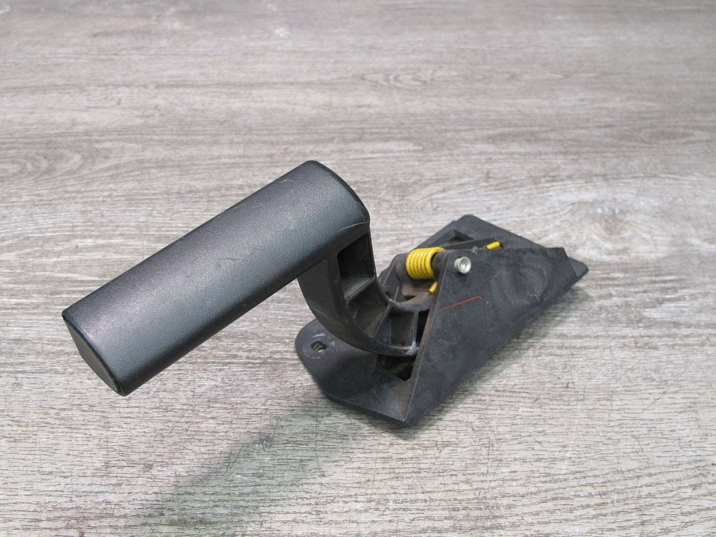 2003-2007 Hummer H2 Front Right Passenger Side Door Interior Handle