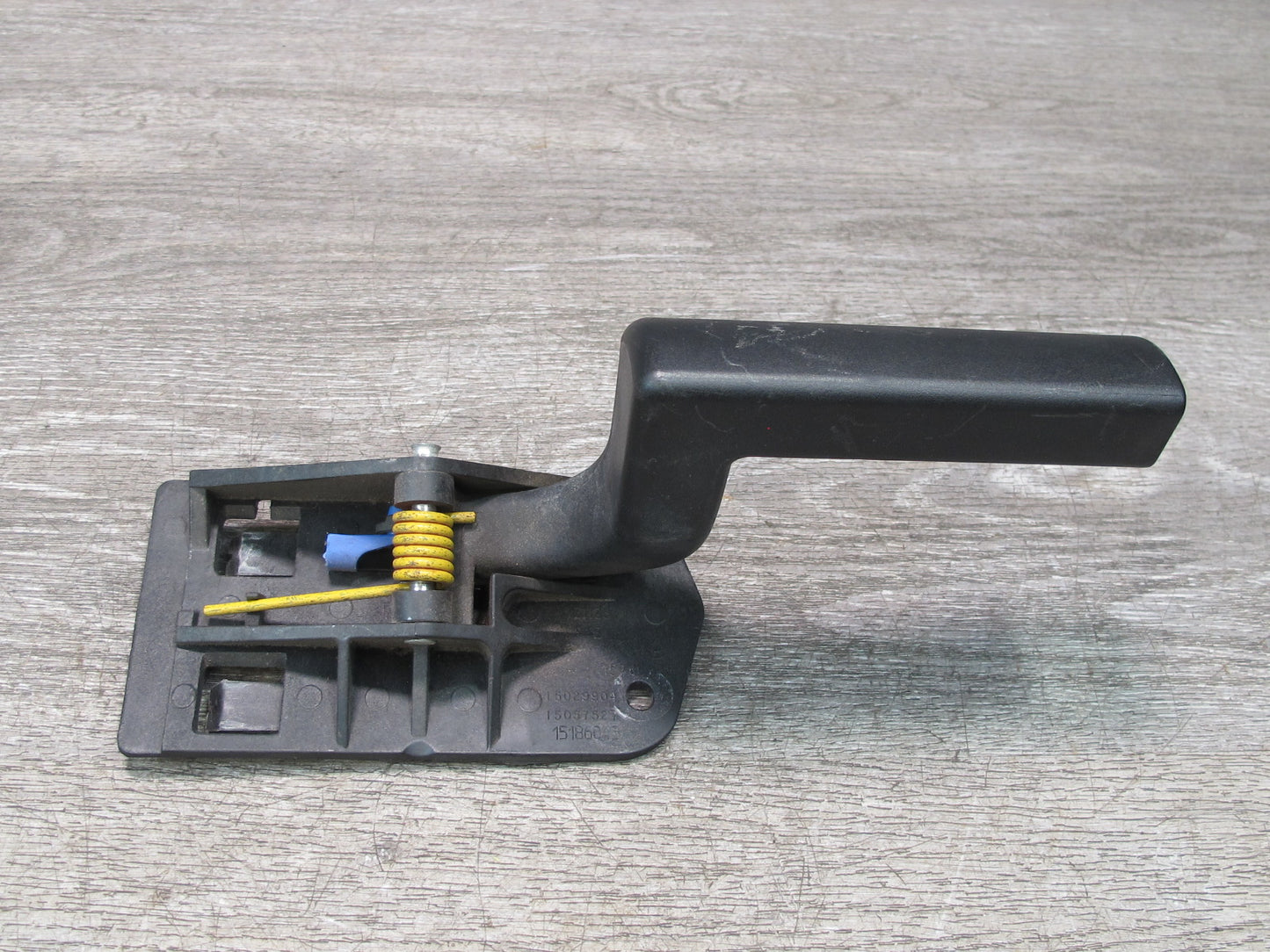 2003-2007 Hummer H2 Front Right Passenger Side Door Interior Handle