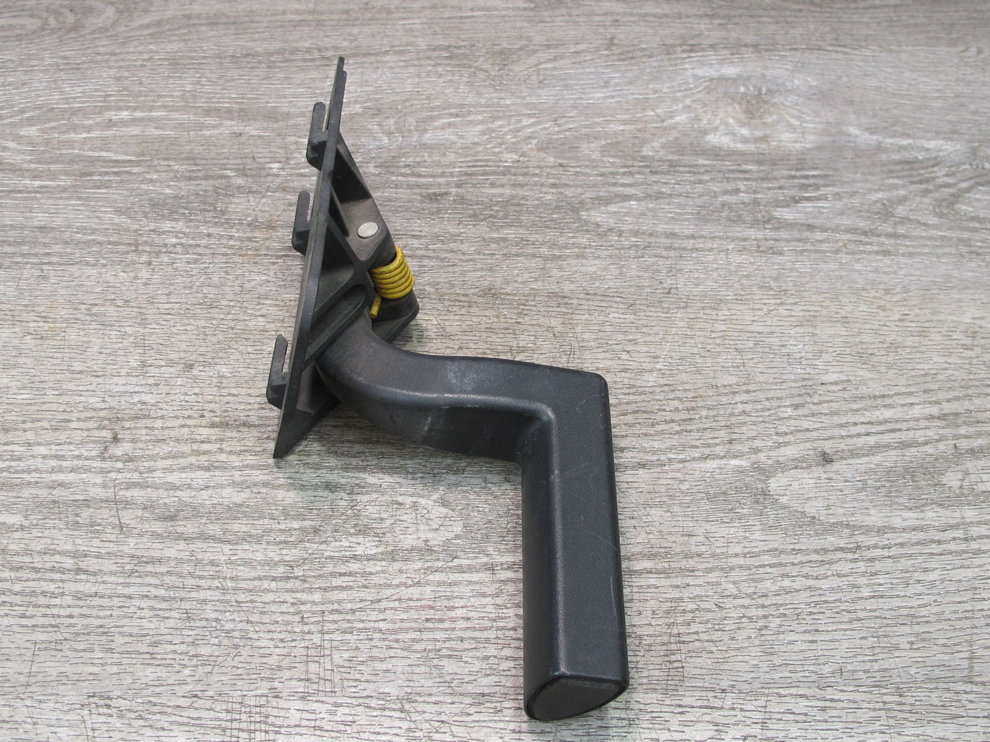 2003-2007 Hummer H2 Front Right Passenger Side Door Interior Handle