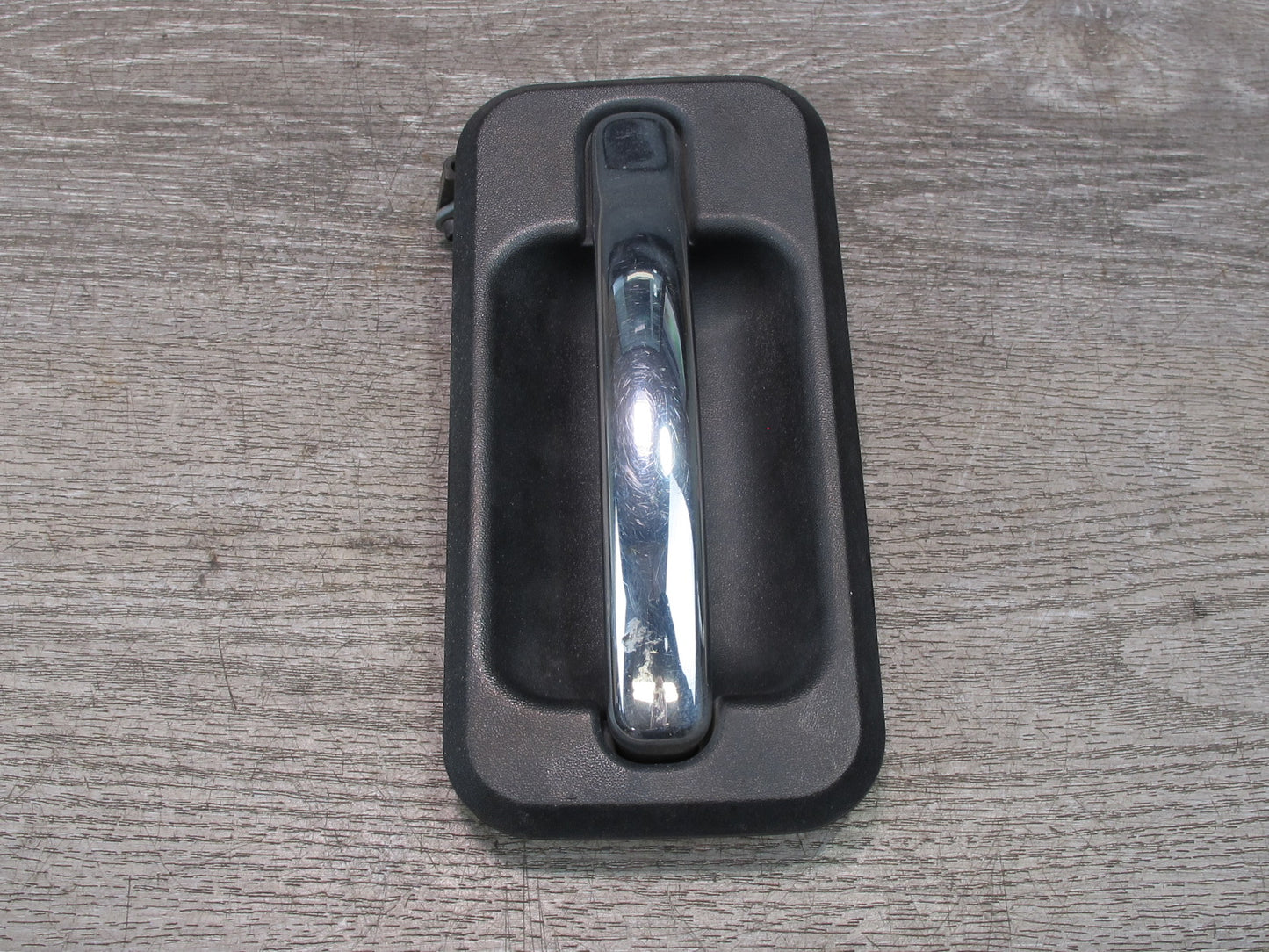 2003-2009 Hummer H2 Rear Left Side Door Exterior Handle 15104794