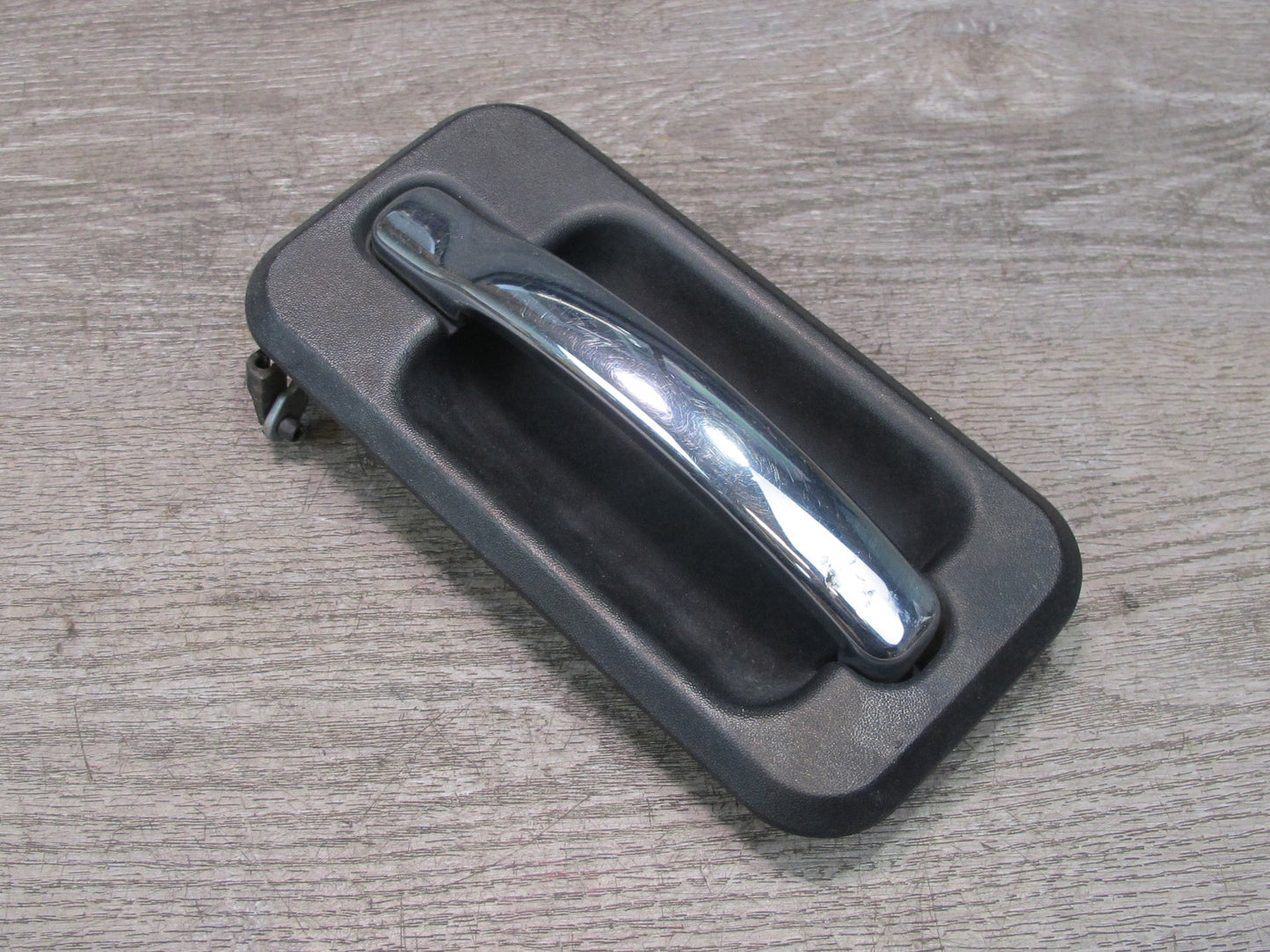 2003-2009 Hummer H2 Rear Left Side Door Exterior Handle 15104794