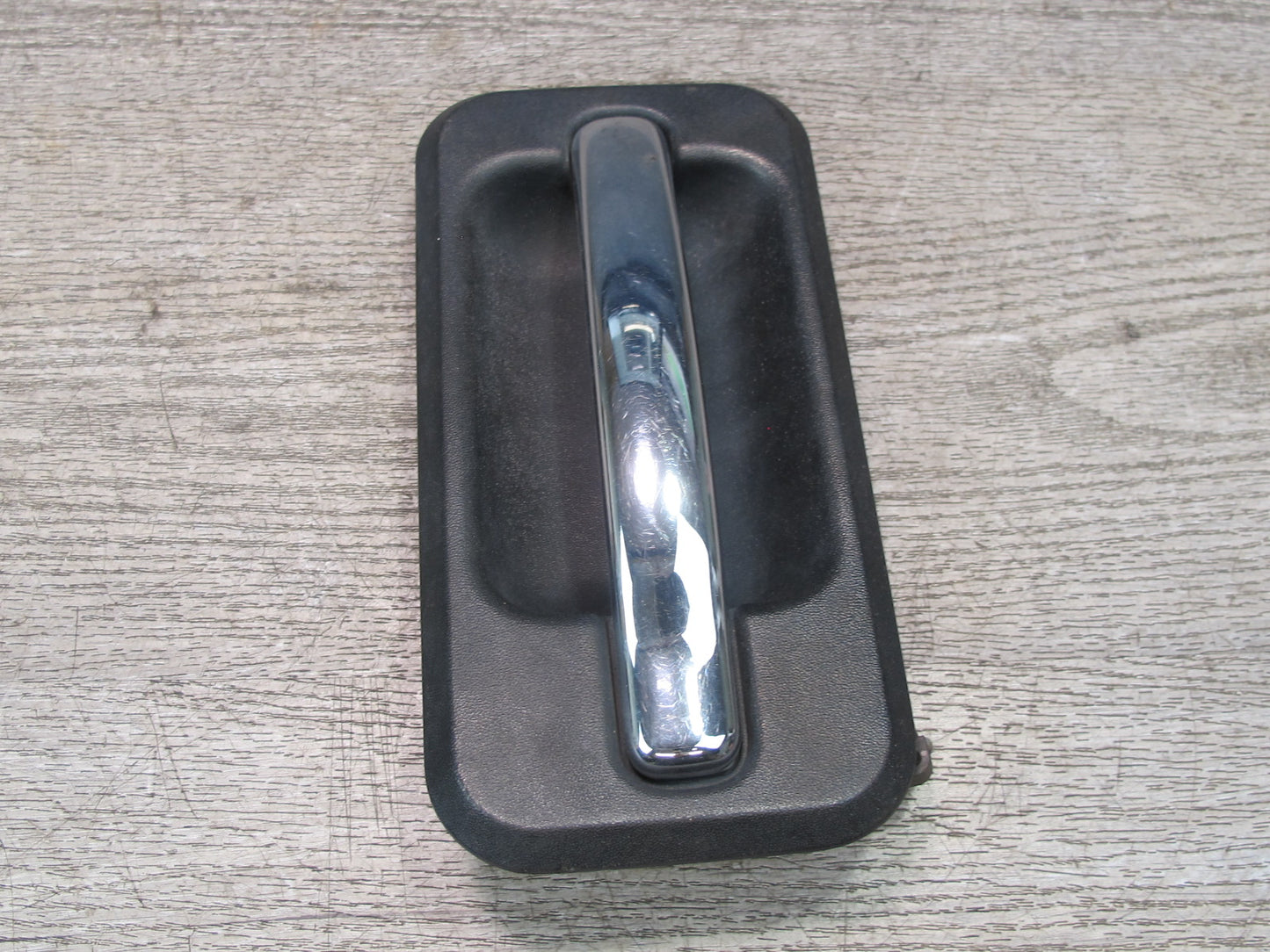 2003-2009 Hummer H2 Rear Left Side Door Exterior Handle 15104794