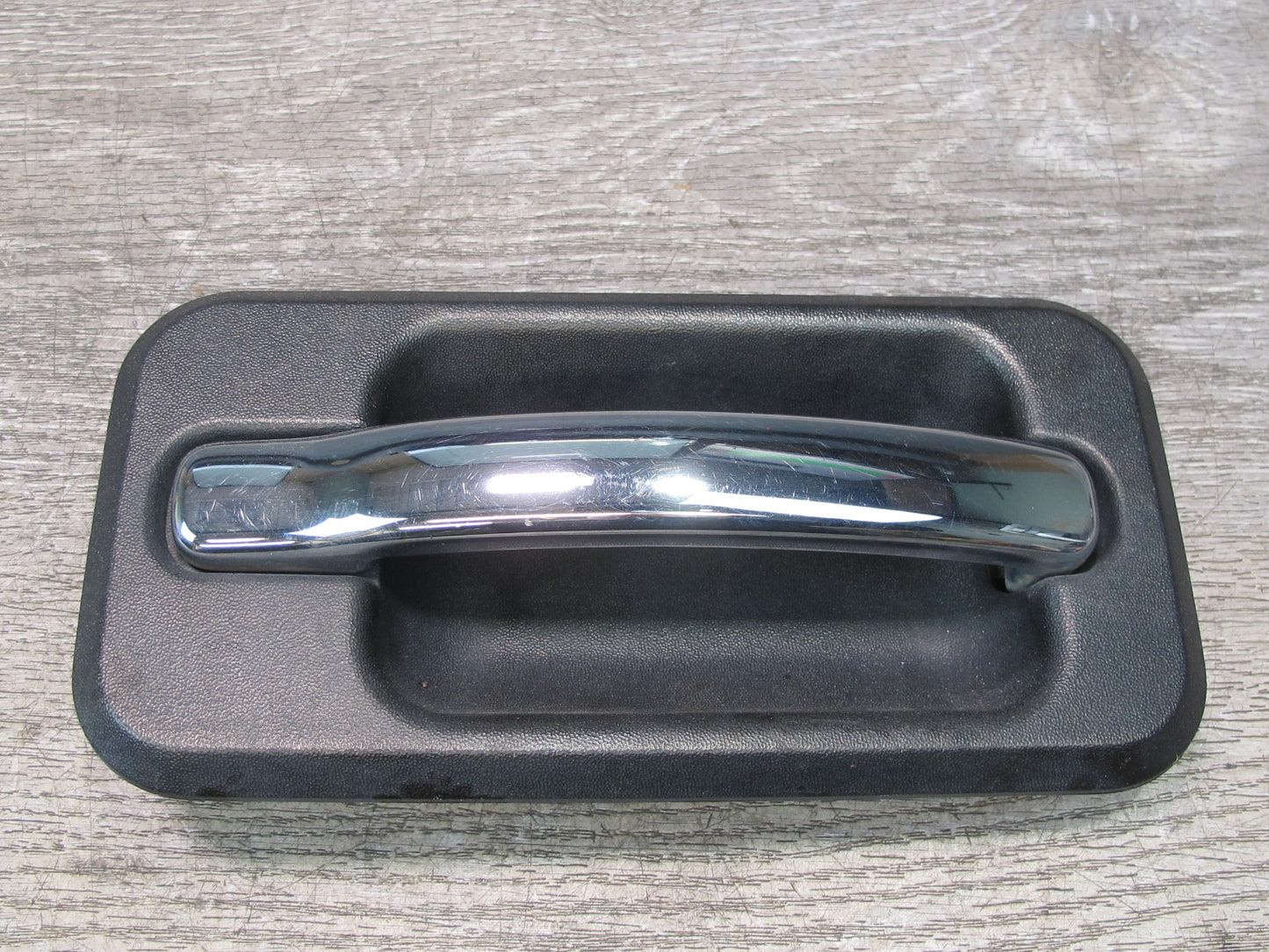 2003-2009 Hummer H2 Rear Right Side Door Exterior Handle 15104795