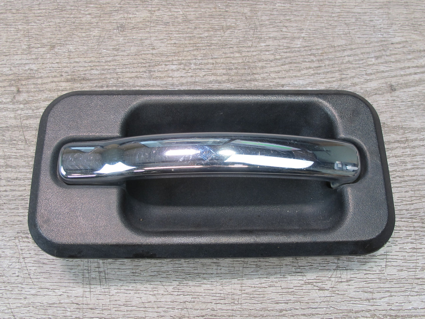 2003-2009 Hummer H2 Rear Right Side Door Exterior Handle 15104795