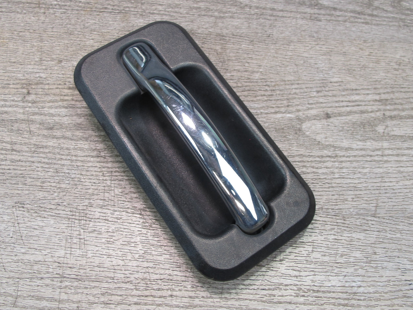 2003-2009 Hummer H2 Rear Right Side Door Exterior Handle 15104795