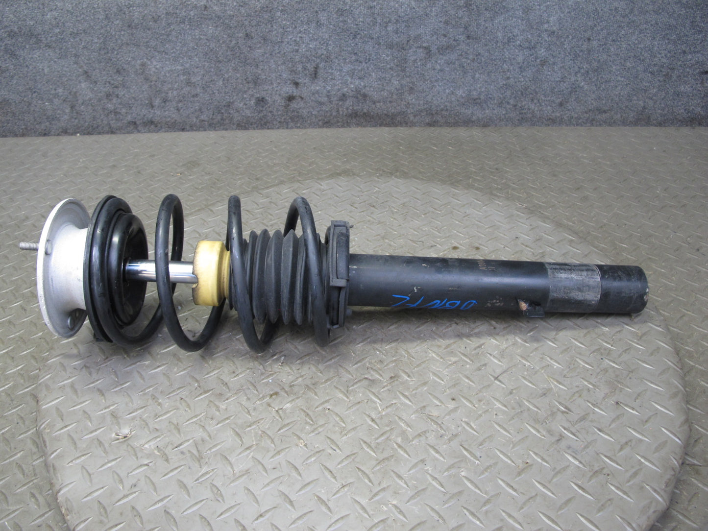 08-13 BMW E88 135i RWD Convert M-sport Set of 2 Front Strut Shock Absorber OEM