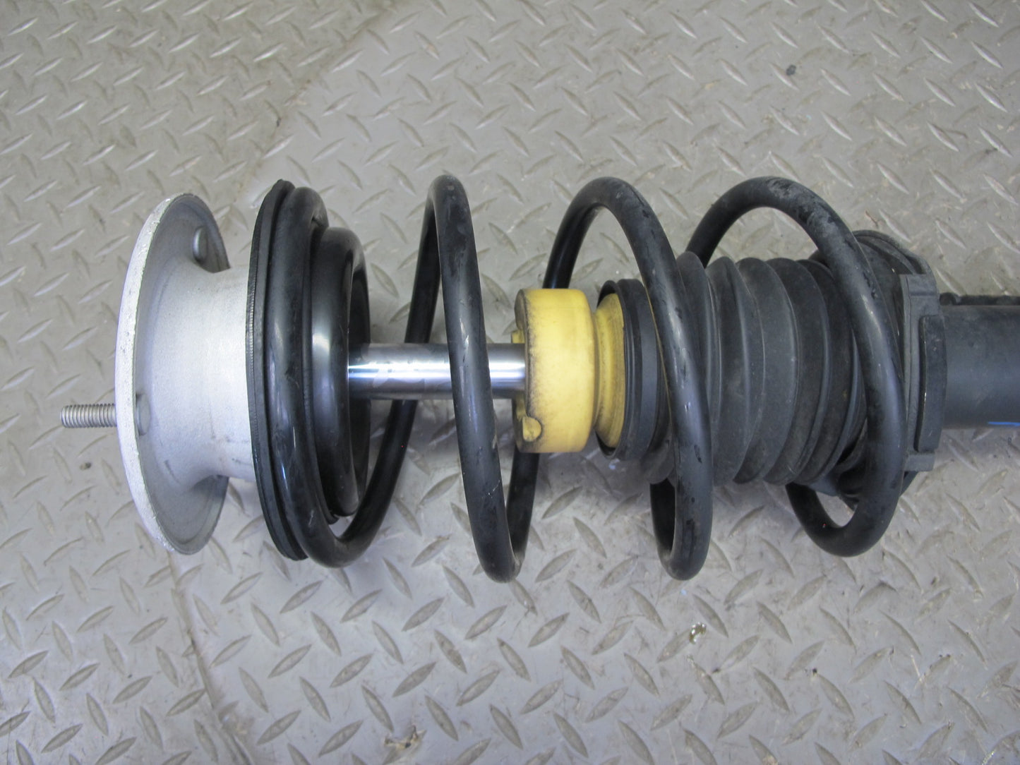 08-13 BMW E88 135i RWD Convert M-sport Set of 2 Front Strut Shock Absorber OEM