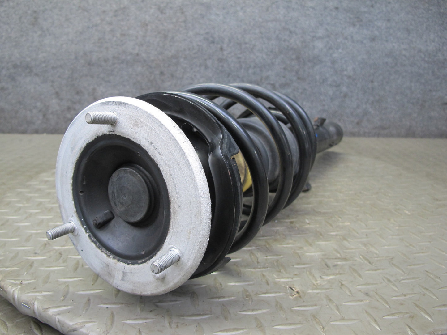 08-13 BMW E88 135i RWD Convert M-sport Set of 2 Front Strut Shock Absorber OEM