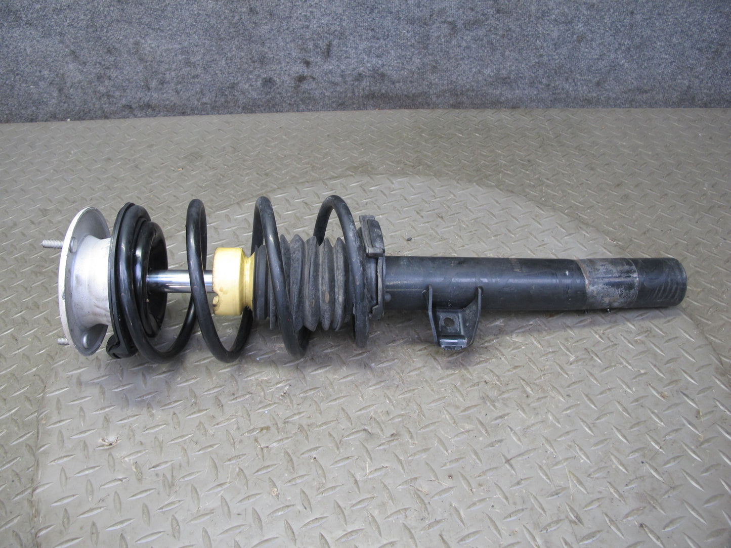 08-13 BMW E88 135i RWD Convert M-sport Set of 2 Front Strut Shock Absorber OEM