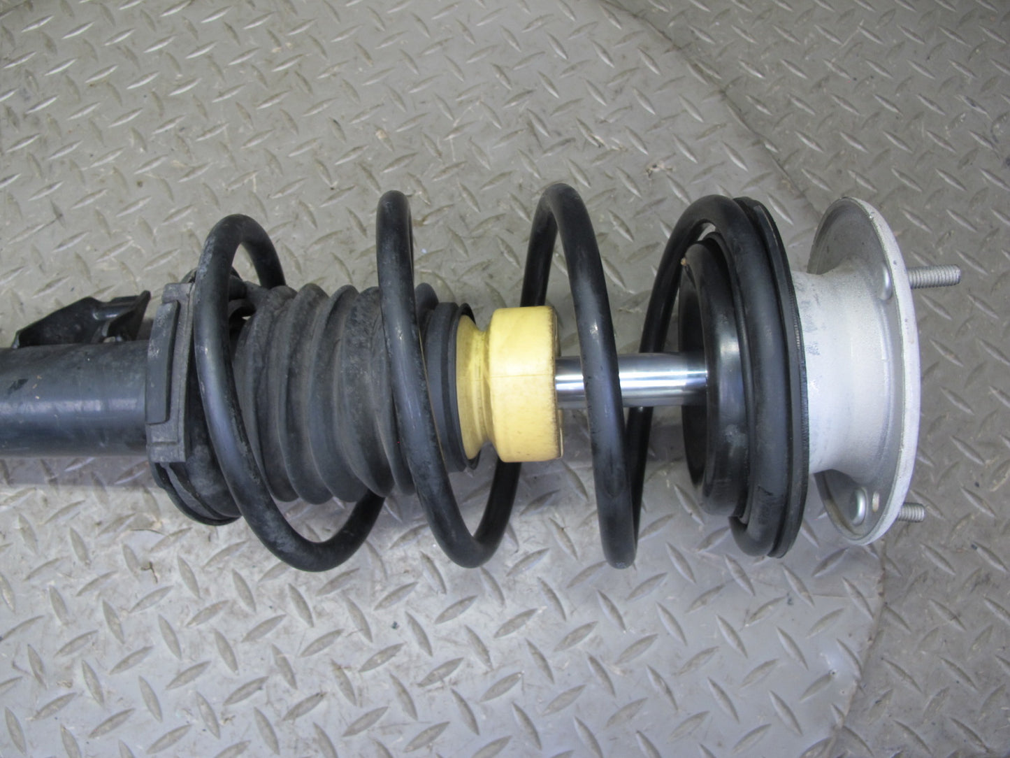 08-13 BMW E88 135i RWD Convert M-sport Set of 2 Front Strut Shock Absorber OEM