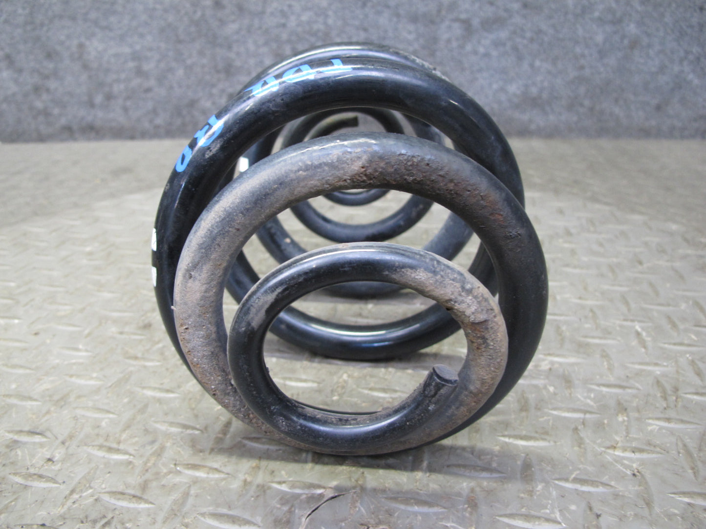 01-06 BMW E46 330ci Convertible Set of 2 Rear Left & Right Coil Spring OEM